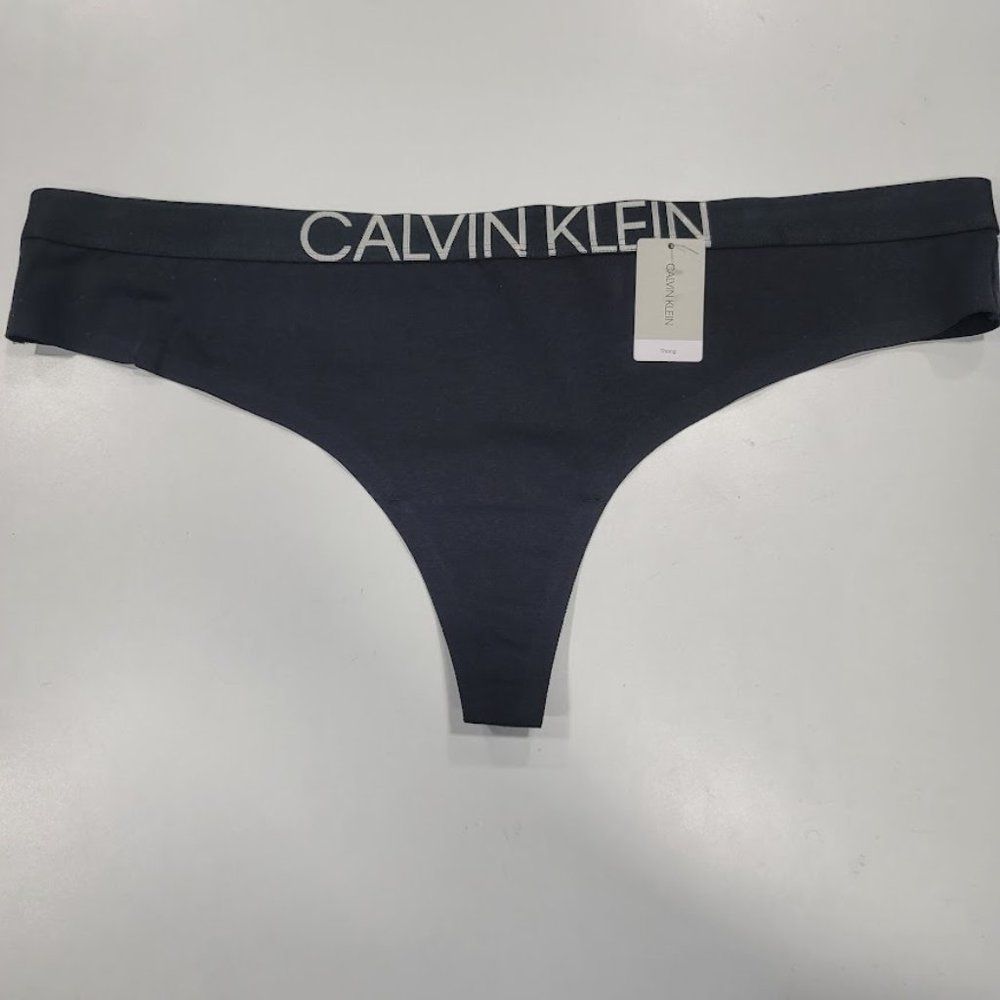 Calvin Klein Women's Thong Pantie 2X